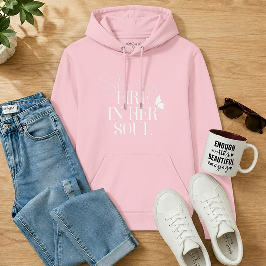 Hoodie 'She has fire in her soul'